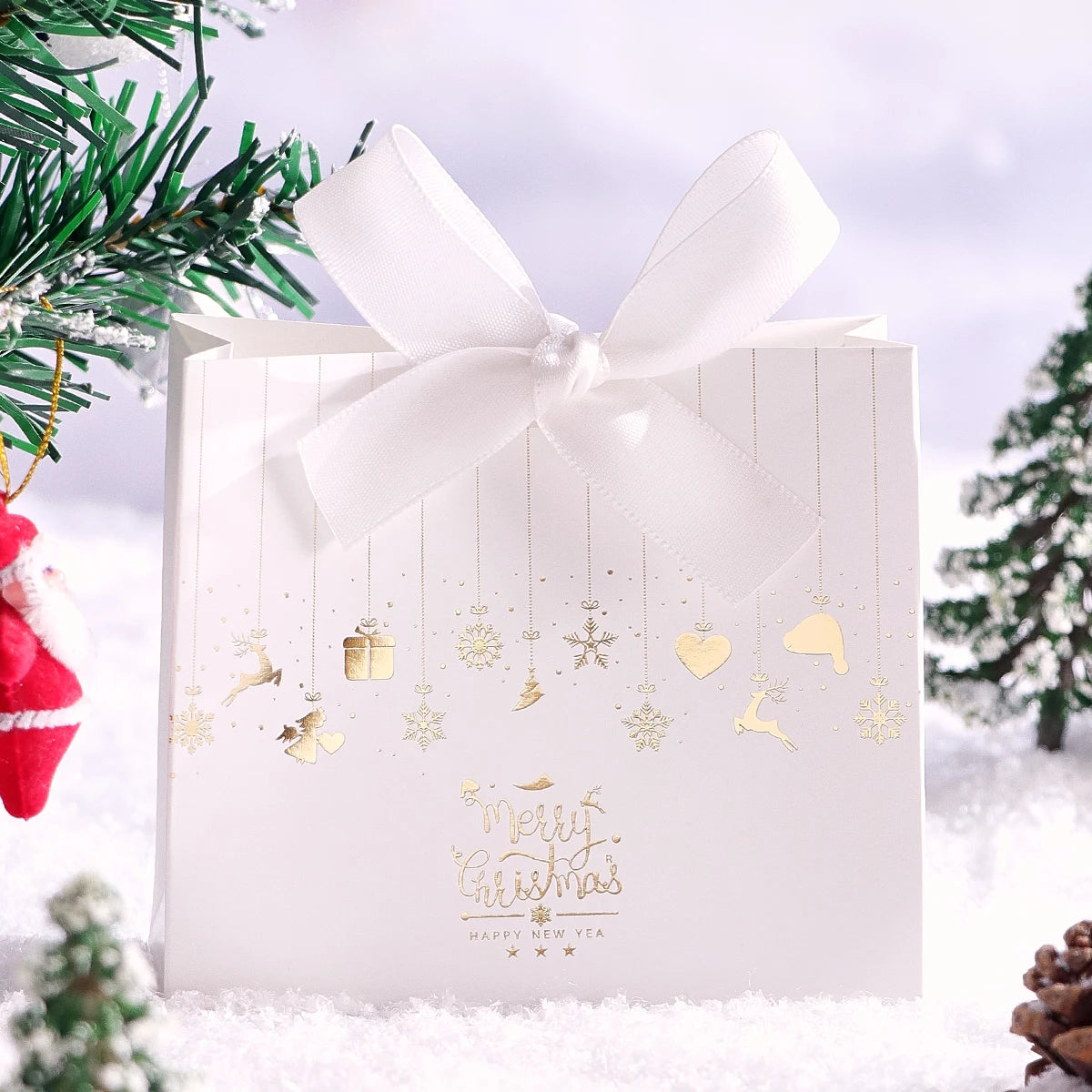 10-Piece Christmas Gift Box with Bow, Santa Claus Sleigh and Reindeer Pattern, Holiday Candy Gift Bags, Suitable for Holiday Parties