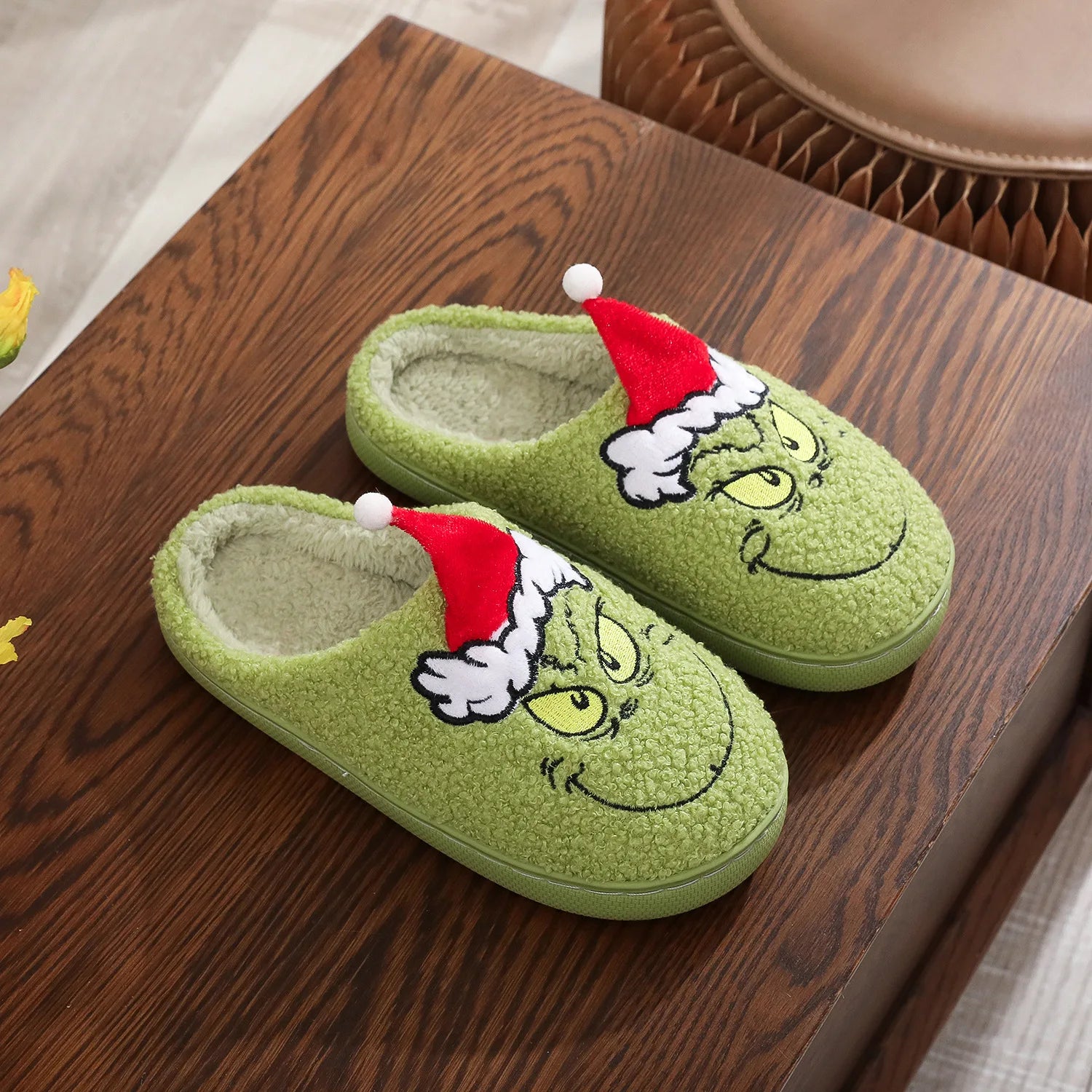 2026 Autumn Winter Fashion New Plus Size Men's Home Slippers Indoor Lazy Green Fur Monster Plush Flat Bottom Comfortable